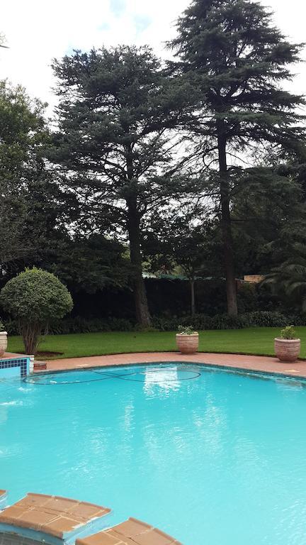 The Shakespeare Inn Vanderbijlpark Luaran gambar